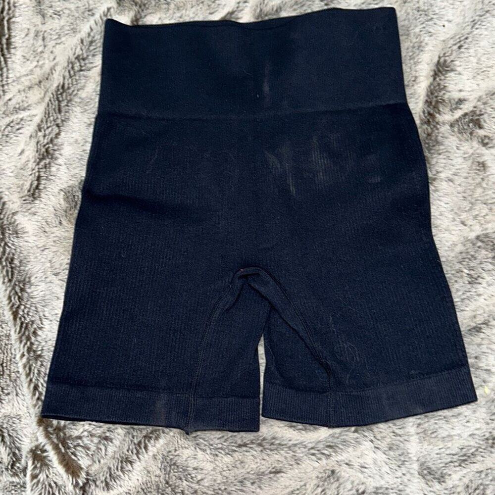 Amazon Black Ribbed Bike Shorts | Sz S (NO SIZE TAG) - Picture 2 of 4